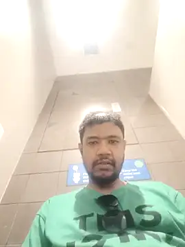 RoyPapafarid online show from April 6, 2026, 12:41 am