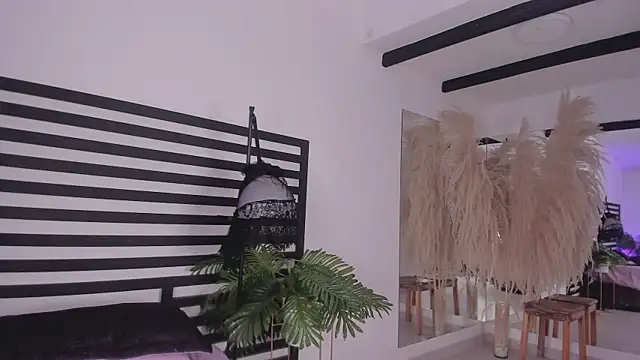 Snapshot of ariana_rosse__ chatting on January 12, 2025, 2:41 pm ariana rosse   online show from January 12, 2025, 2:41 pm