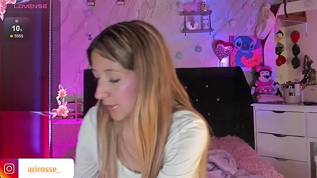 Snapshot of ariana_rosse__ chatting on February 15, 2026, 1:46 am ariana rosse online show from February 15, 2026, 1:46 am