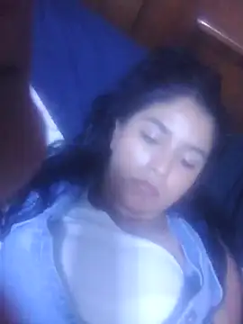 Snapshot of SINUECASTILLO chatting on February 12, 2025, 8:18 pm SINUECASTILLO online show from February 12, 2025, 8:18 pm