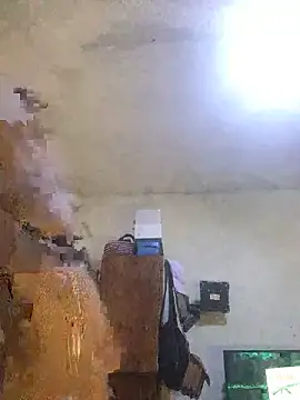 Snapshot of SINUECASTILLO chatting on March 5, 2025, 10:43 pm SINUECASTILLO online show from March 5, 2025, 10:43 pm