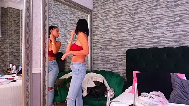 SarraRose online show from October 4, 2025, 8:51 pm