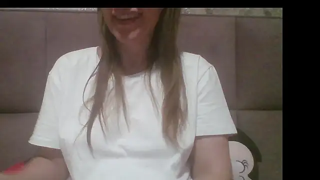 Sladkiegubki online show from October 8, 2025, 1:36 am