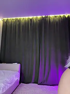 LoveLuna  online show from May 25, 2026, 9:10 pm