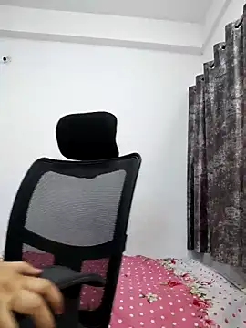 sanaya baby online show from October 3, 2025, 10:34 am