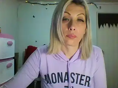 alixia81 online show from January 8, 2025, 9:32 am