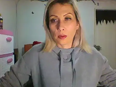 alixia81 online show from January 20, 2025, 11:21 pm