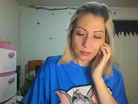 alixia81 online show from January 23, 2025, 9:50 am