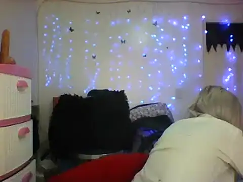 alixia81 online show from February 9, 2025, 12:41 pm