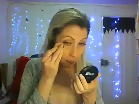 alixia81 online show from March 21, 2025, 10:28 pm