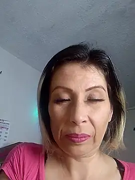 alixia81 online show from September 11, 2025, 11:38 pm