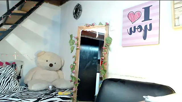 luna sky83 online show from January 19, 2025, 2:38 pm