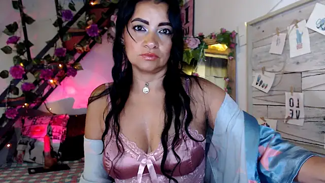 Snapshot of luna_sky83 chatting on June 18, 2026, 11:58 am luna sky83 online show from June 18, 2026, 11:58 am