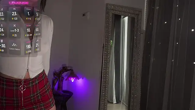 Mysticxkitty online show from January 6, 2025, 2:14 pm