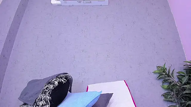 Tiffany mendez online show from April 15, 2026, 12:01 pm