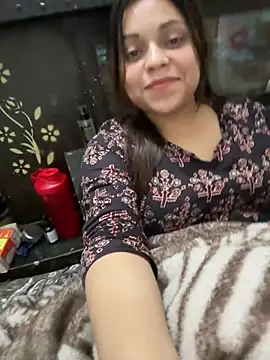 simmiiii online show from February 27, 2025, 7:58 pm