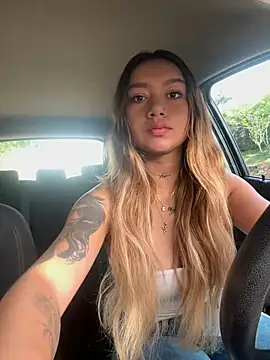 amanda-medrano1 online show from March 4, 2025, 1:49 pm