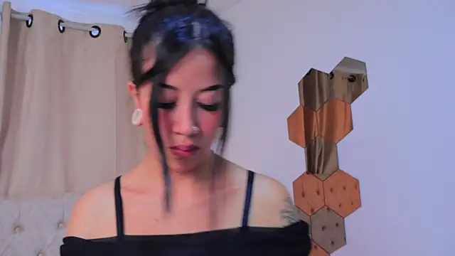 Snapshot of JulessCornett chatting on January 11, 2025, 8:21 pm JulessCornett online show from January 11, 2025, 8:21 pm