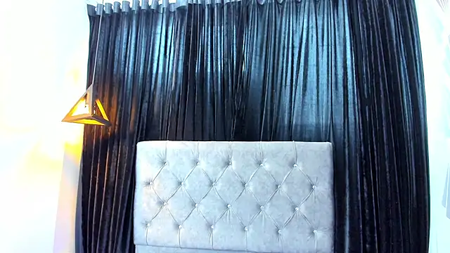 Snapshot of JulessCornett chatting on March 4, 2025, 8:16 pm JulessCornett online show from March 4, 2025, 8:16 pm