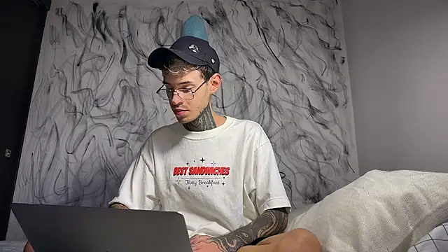 Saturno v online show from April 1, 2026, 11:02 pm