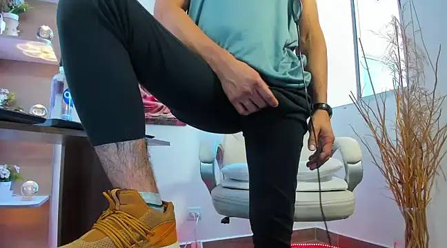 Snapshot of alessandro_wye chatting on February 23, 2025, 8:55 pm alessandro wye online show from February 23, 2025, 8:55 pm