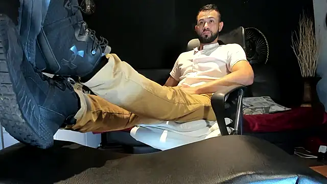 Snapshot of alessandro_wye chatting on October 31, 2025, 1:06 am alessandro wye online show from October 31, 2025, 1:06 am