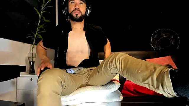 Snapshot of alessandro_wye chatting on November 18, 2025, 3:01 am alessandro wye online show from November 18, 2025, 3:01 am