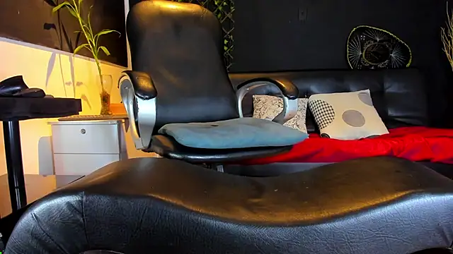 Snapshot of alessandro_wye chatting on March 3, 2026, 5:13 am alessandro wye online show from March 3, 2026, 5:13 am