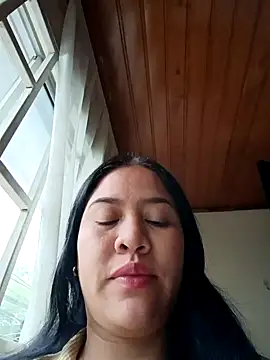 Snapshot of Miia_grand chatting on November 18, 2025, 12:31 pm Miia grand online show from November 18, 2025, 12:31 pm