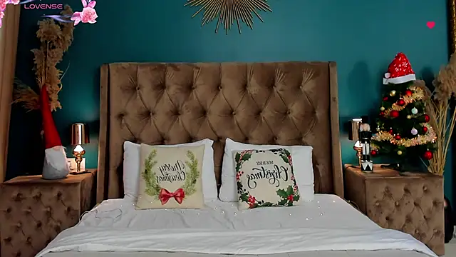 Snapshot of CalyMoon chatting on January 5, 2026, 8:23 pm CalyMoon online show from January 5, 2026, 8:23 pm