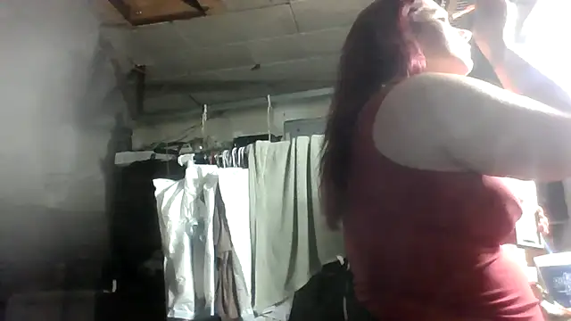 Snapshot of lilbishmiss chatting on June 1, 2026, 7:21 am lilbishmiss online show from June 1, 2026, 7:21 am