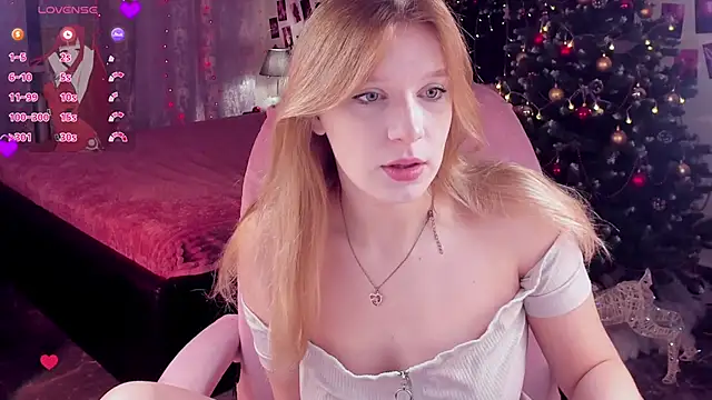 KarambaMoon online show from December 1, 2025, 8:36 pm