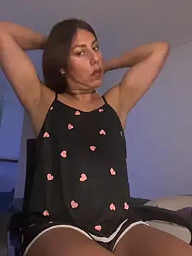 Snapshot of Yerucita chatting on September 24, 2025, 2:15 am Yerucita online show from September 24, 2025, 2:15 am