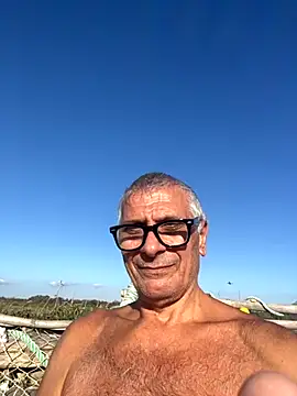 4n4l1zz4m1 online show from November 11, 2025, 1:44 pm