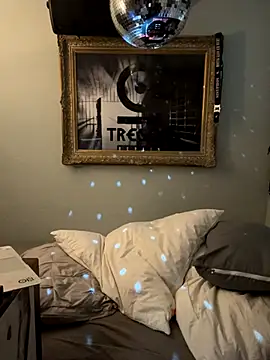 pillepallex84x online show from October 11, 2025, 3:39 am