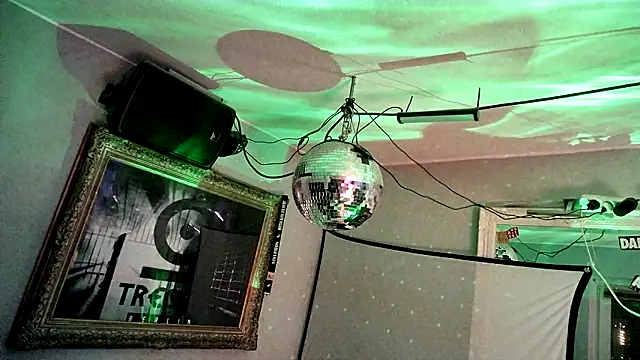 pillepallex84x online show from October 30, 2025, 9:15 pm