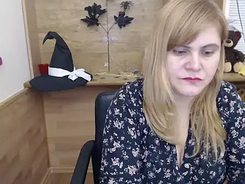 DaniellaKiss online show from November 26, 2025, 6:42 pm