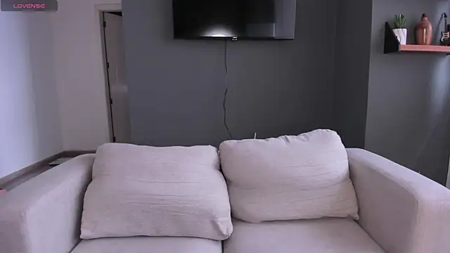 Snapshot of jessica_tenderly chatting on December 17, 2025, 3:40 pm jessica tenderly online show from December 17, 2025, 3:40 pm