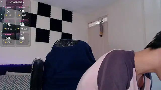 bryamado69 online show from September 25, 2025, 2:32 pm