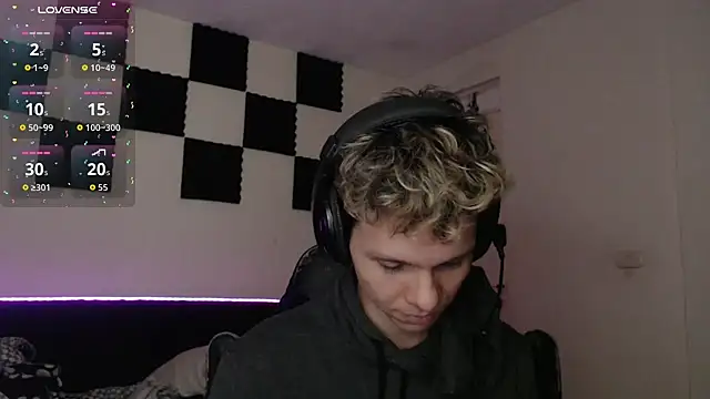 bryamado69 online show from October 8, 2025, 3:04 am