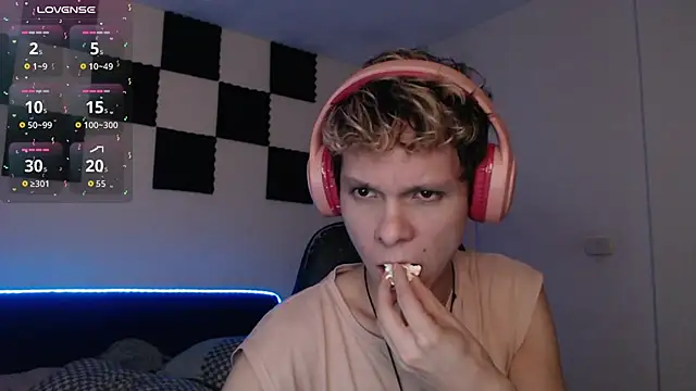 bryamado69 online show from October 15, 2025, 3:50 am