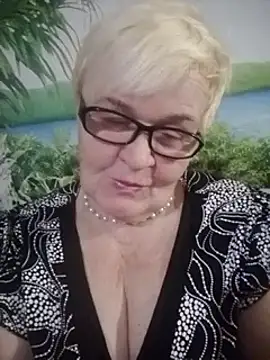 VioletSweet566 online show from December 3, 2024, 4:17 pm