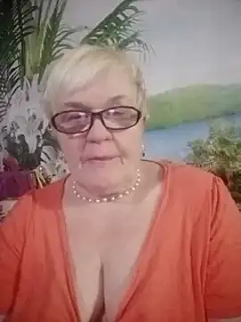 VioletSweet566 online show from December 9, 2024, 9:37 pm