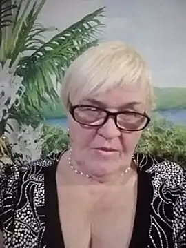 VioletSweet566 online show from December 13, 2024, 6:16 pm