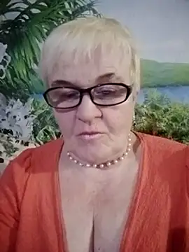 VioletSweet566 online show from February 6, 2025, 4:36 pm