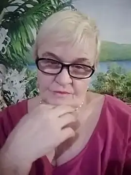 VioletSweet566 online show from March 3, 2025, 2:15 pm