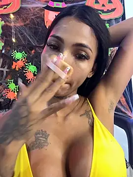 Antonellasmith00 online show from October 25, 2025, 12:56 pm