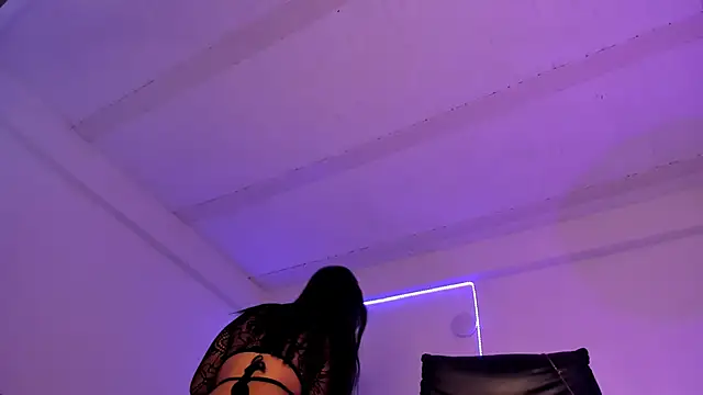 Laura fernandezII online show from September 19, 2025, 7:25 pm