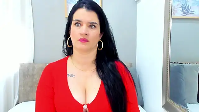Snapshot of LenaRuiz_ chatting on January 29, 2025, 12:13 pm LenaRuiz online show from January 29, 2025, 12:13 pm