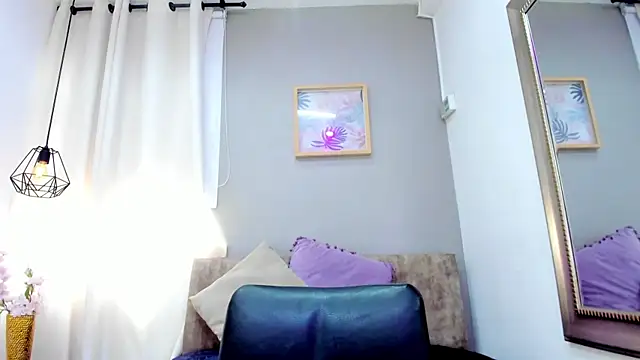 Snapshot of LenaRuiz_ chatting on February 19, 2025, 3:16 pm LenaRuiz online show from February 19, 2025, 3:16 pm